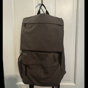 Everlane ReNew Transit Backpack in Grey